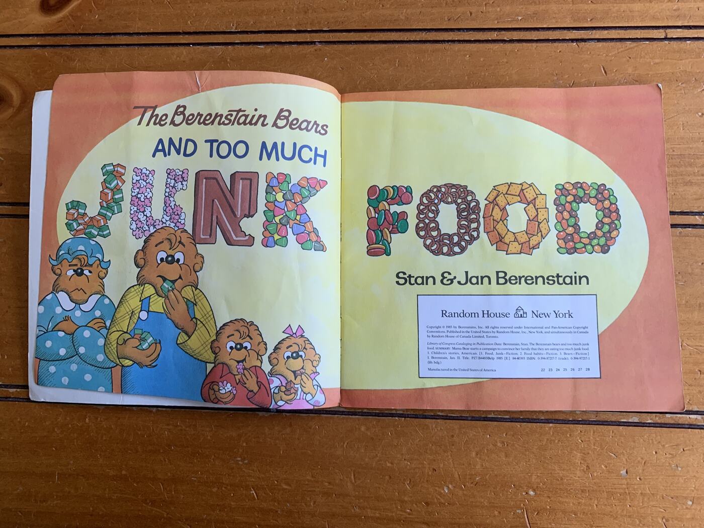 The title spread from The Berenstain Bears and Too Much Junk Food, with JUNK and FOOD spelled out in candy